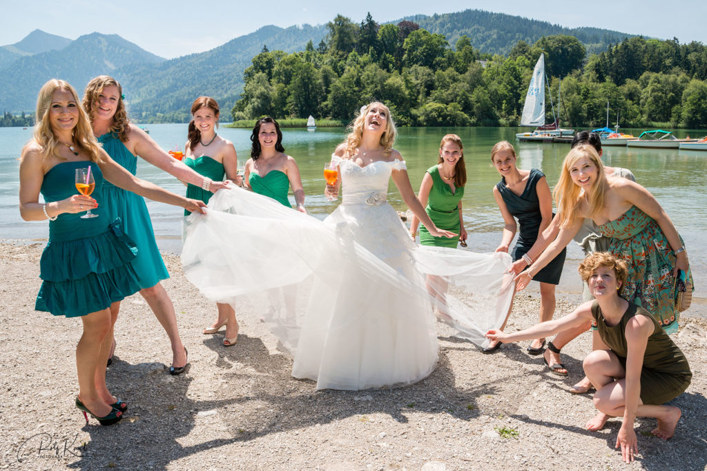 Braut am Schliersee mit Brautjungfern