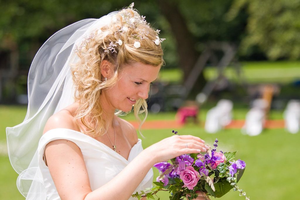 Hochzeitsfotograf Chiemsee Braut Brautstrauss