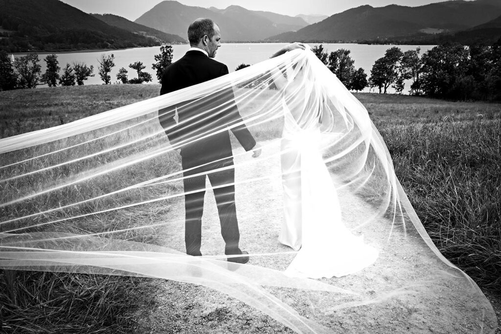 Brautpaar, Gut Kaltenbrunn, sw, Schleier
